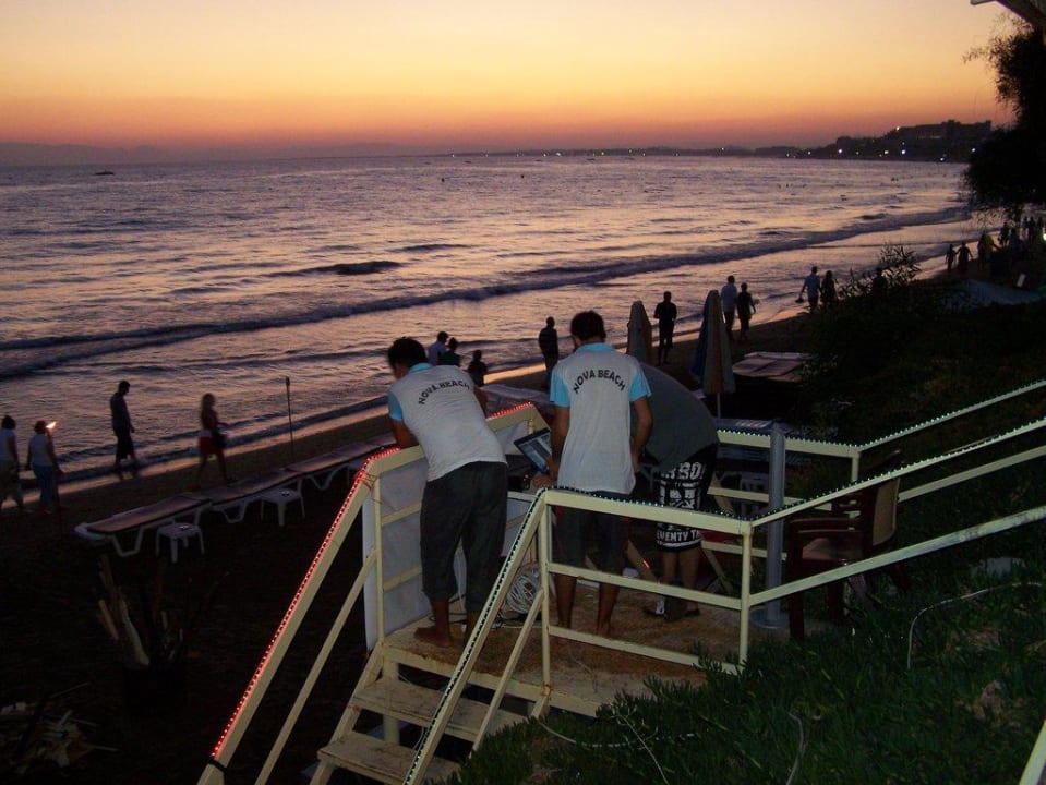 Sonnenuntergang vom Restaurant Clover Magic Nova Beach
