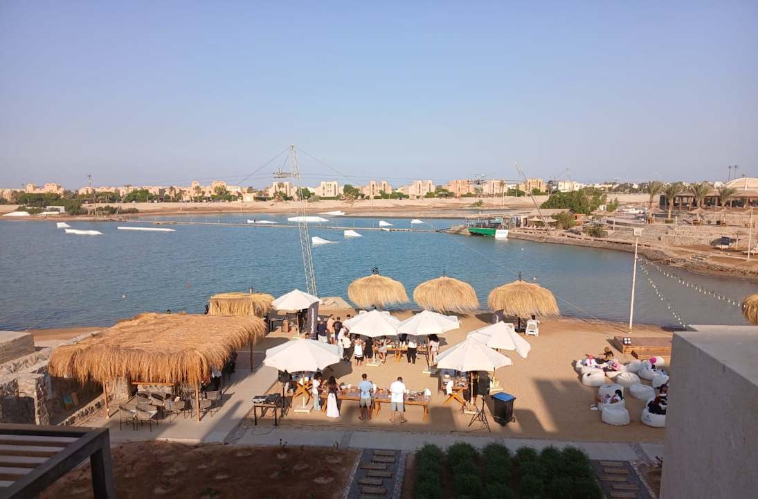 Strand Creek Hotel and Residences El Gouna