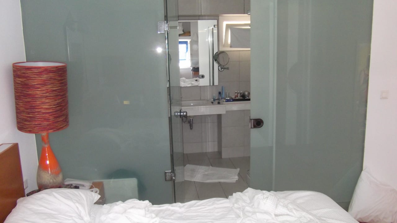 In der Nacht ganzes Zimmer hell bei Licht eingesch Mykonos Theoxenia, a member of Design Hotels