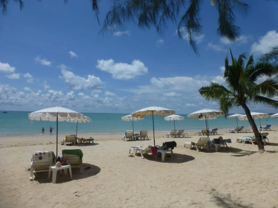 Strand  aber nicht zum Hotel gehörend Khaolak Bhandari Resort & Spa