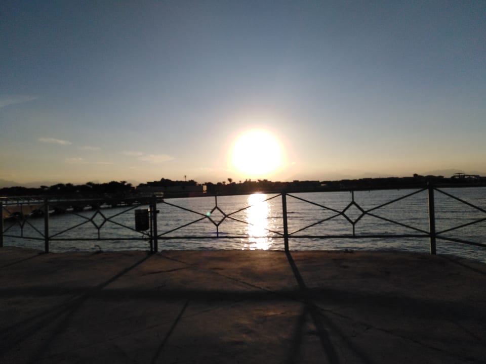 Strand Hotel Titanic Palace