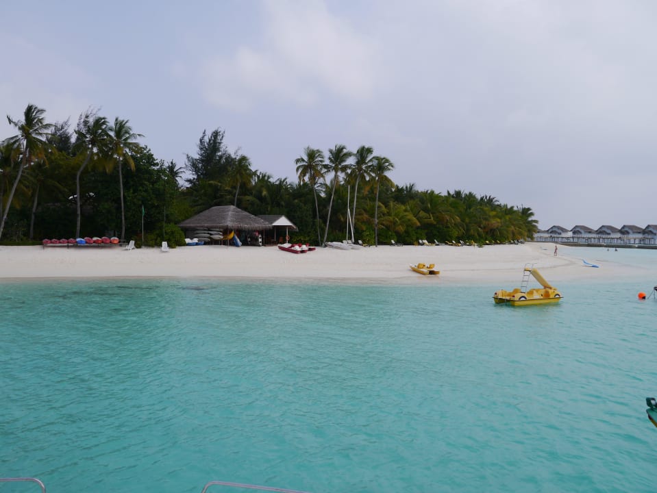 Зона проката водного транспорта Machchafushi Island Resort & Spa Maldives, The Centara Collection