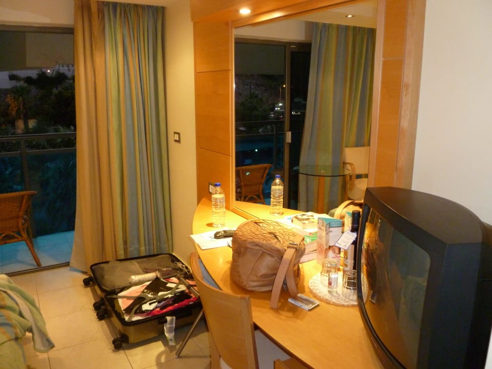 TV, Schreibtisch Hotel Calypso Beach
