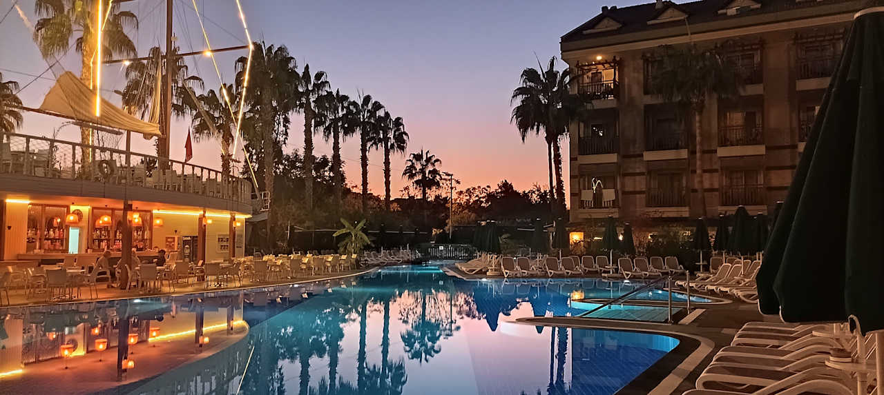 Pool Can Garden Resort