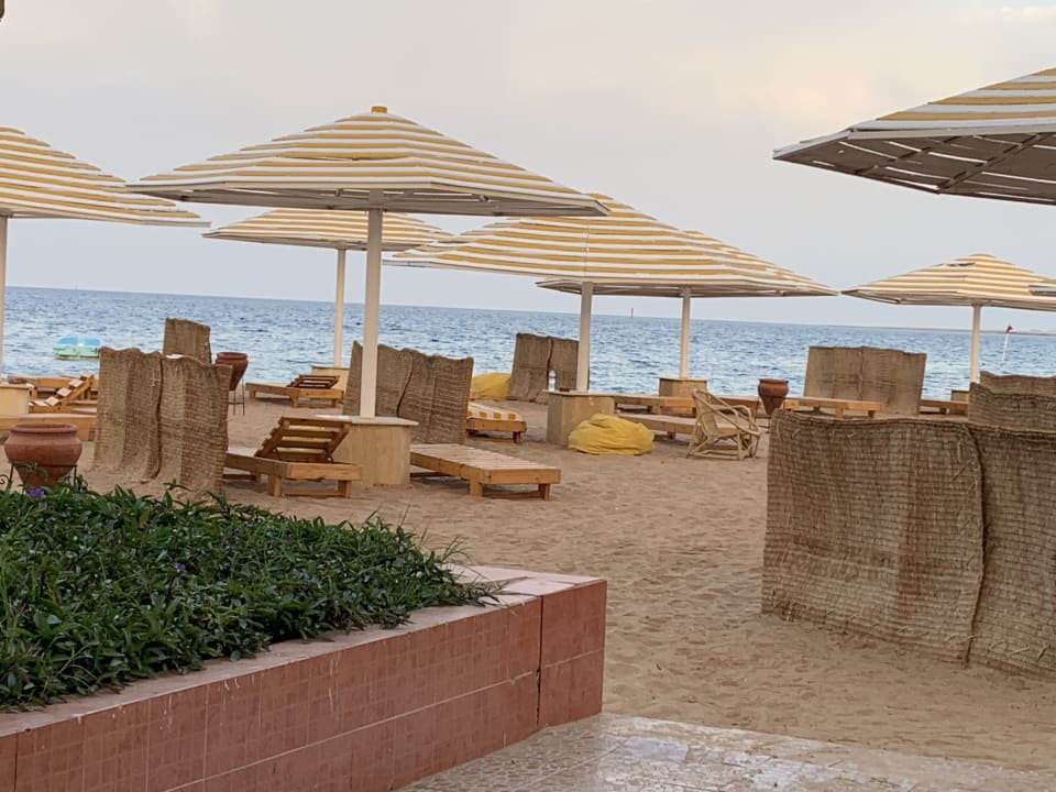 Strand Menaville Safaga