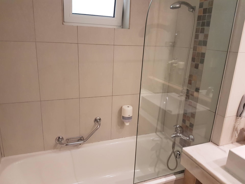Badewanne alltoura Club Hotel Porto Angeli Beach Resort