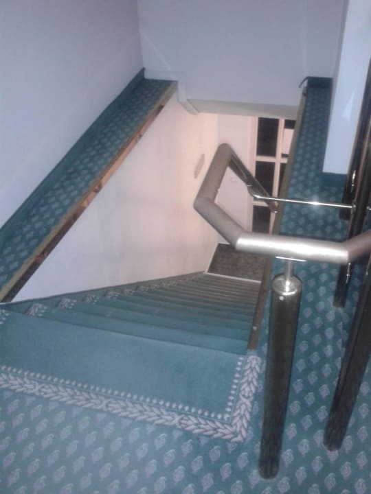 Abgenutze Treppe Haus Duden