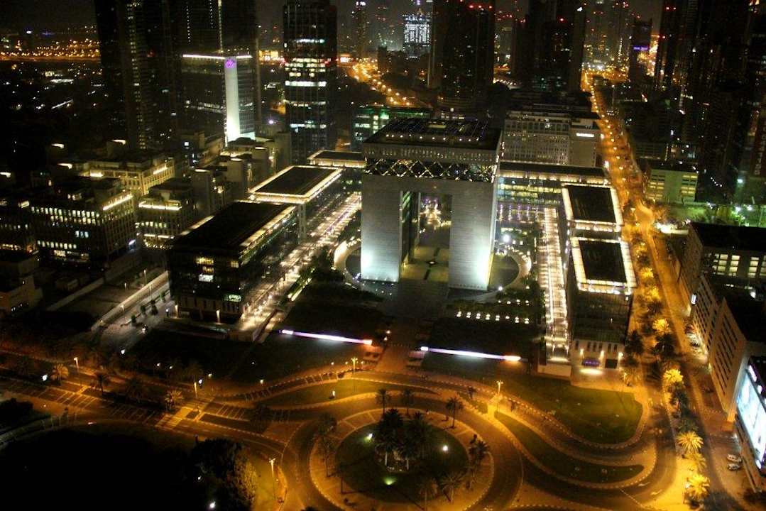 Ausblick aus unserem Zimmer bei Nacht Hotel Jumeirah Emirates Towers