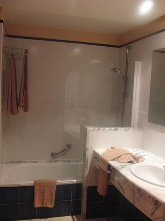 Blick ins Badezimmer (Haupthaus) SBH Costa Calma Beach Resort