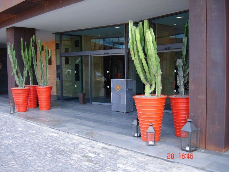 Hoteleingang Salobre Hotel Resort & Serenity