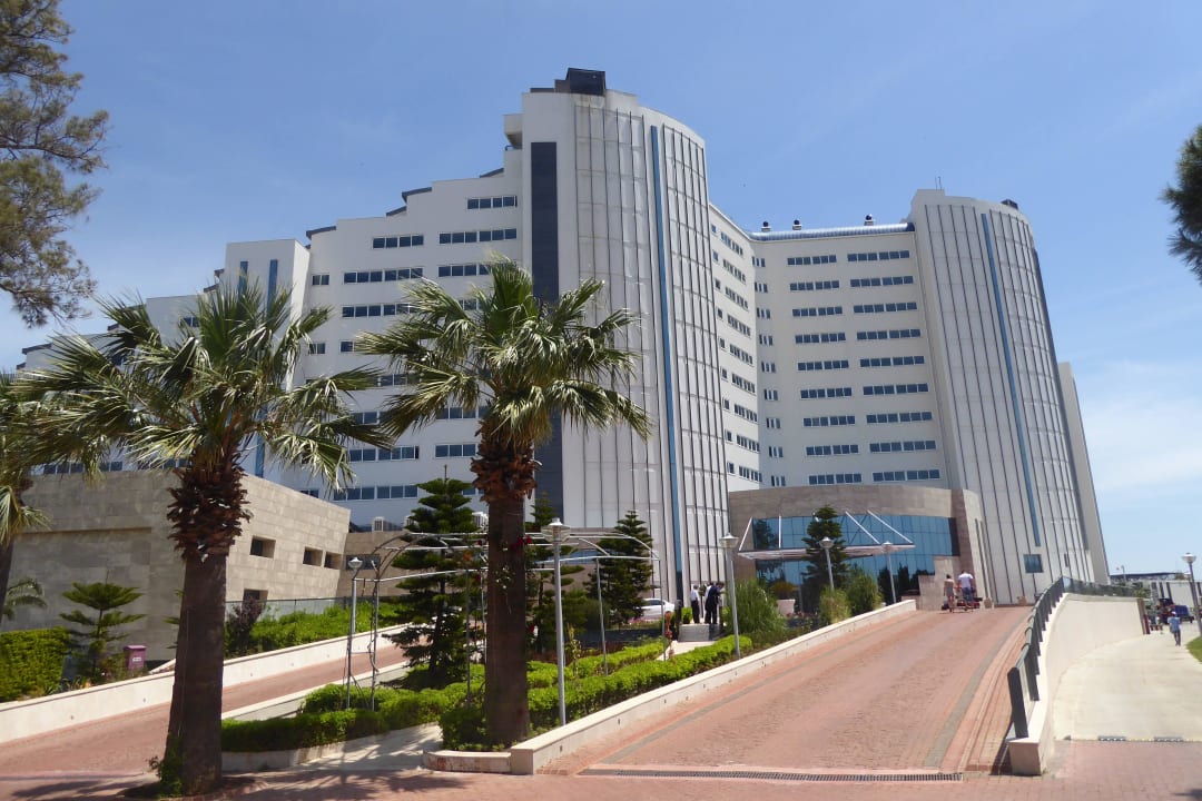 Auffahrt zur Lobby Venosa Beach Resort & Spa