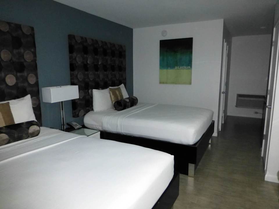 2 große Betten Lotus Inn & Suites