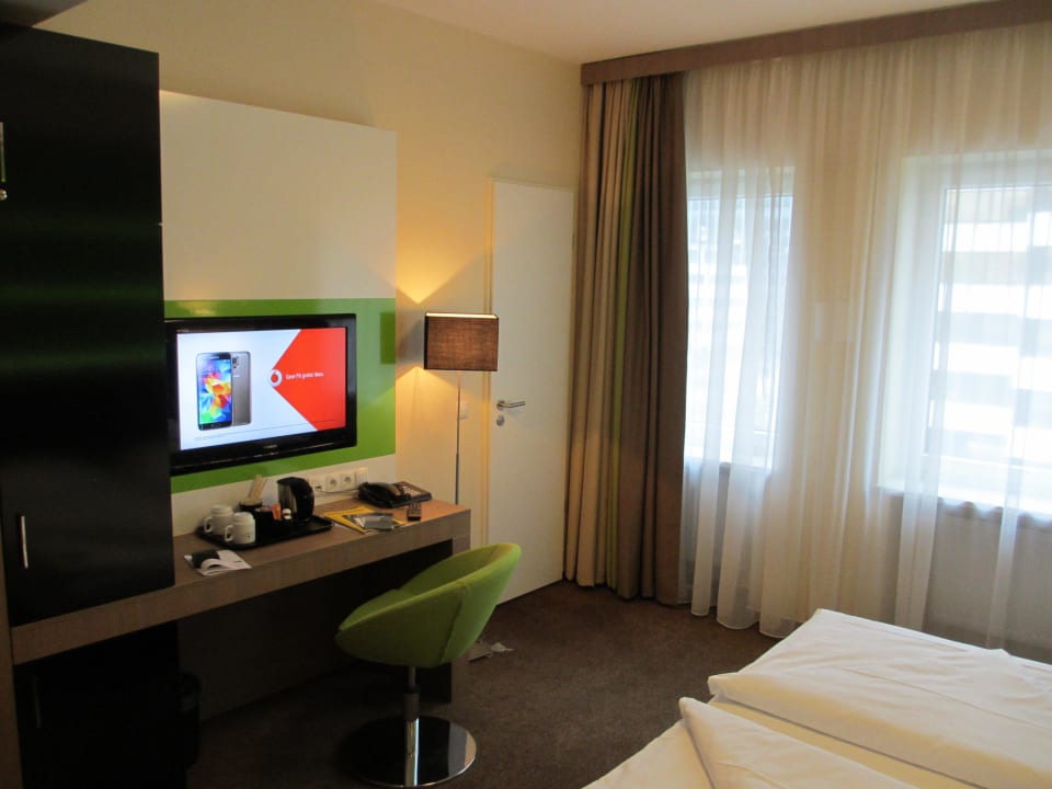 TV Holiday Inn - the niu, Fusion Hamburg St. Georg