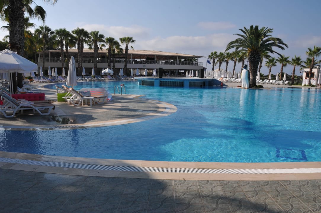Einer von vielen Pools Hotel Botanik Platinum