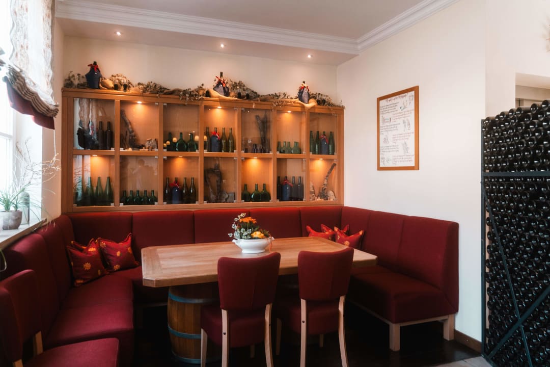 Gastro Landhotel & Weingasthof Schwarzer Adler