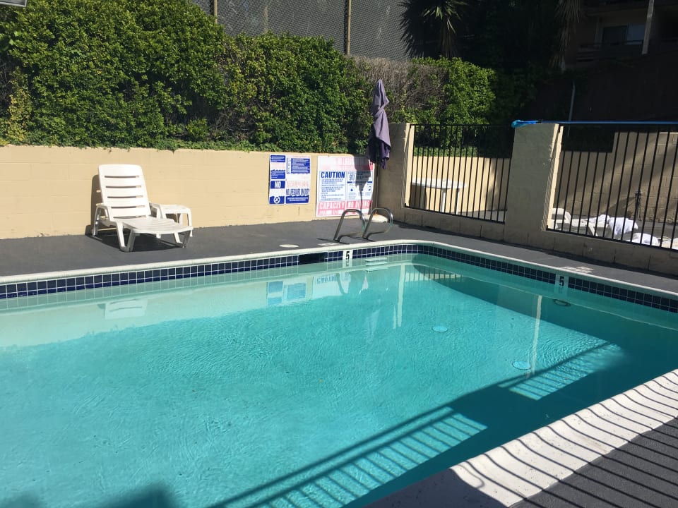Pool Howard Johnson Inn San Diego Hotel Circle - Sea World Area