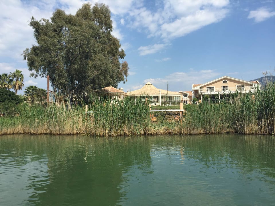 Flußfahrt vorbei am Hotel Dalyan Resort