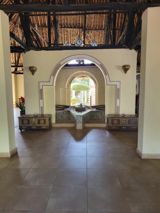 Lobby Neptune Village Beach Resort & Spa