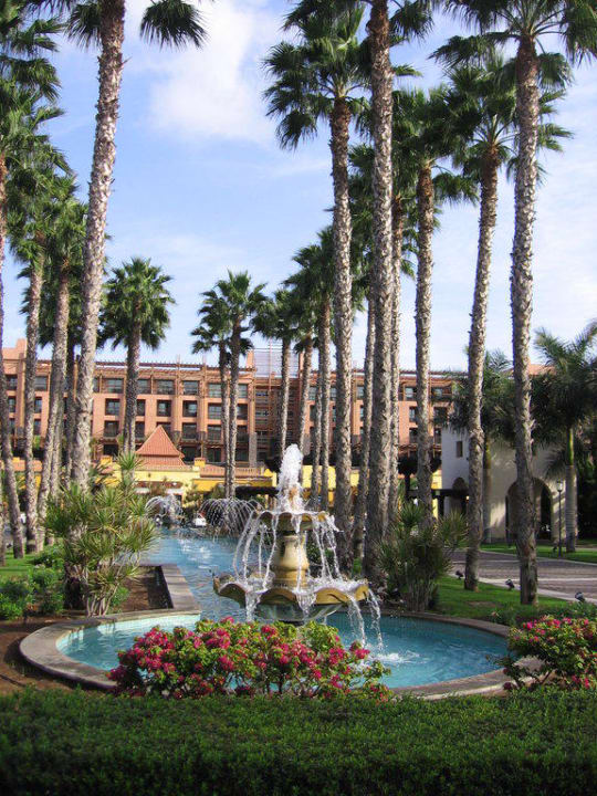 Wasserspiel am Hoteleingang Lopesan Costa Meloneras, Resort & Spa