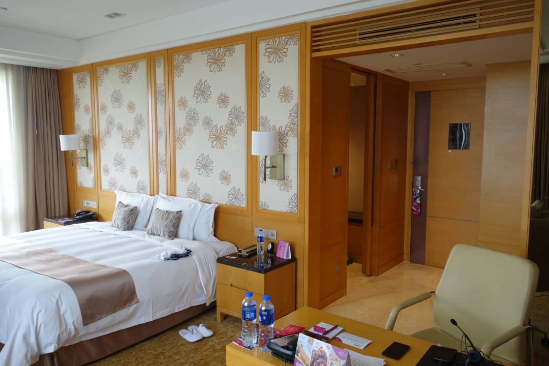 Room Golf View with Balcony Crowne Plaza Shanghai Anting Golf