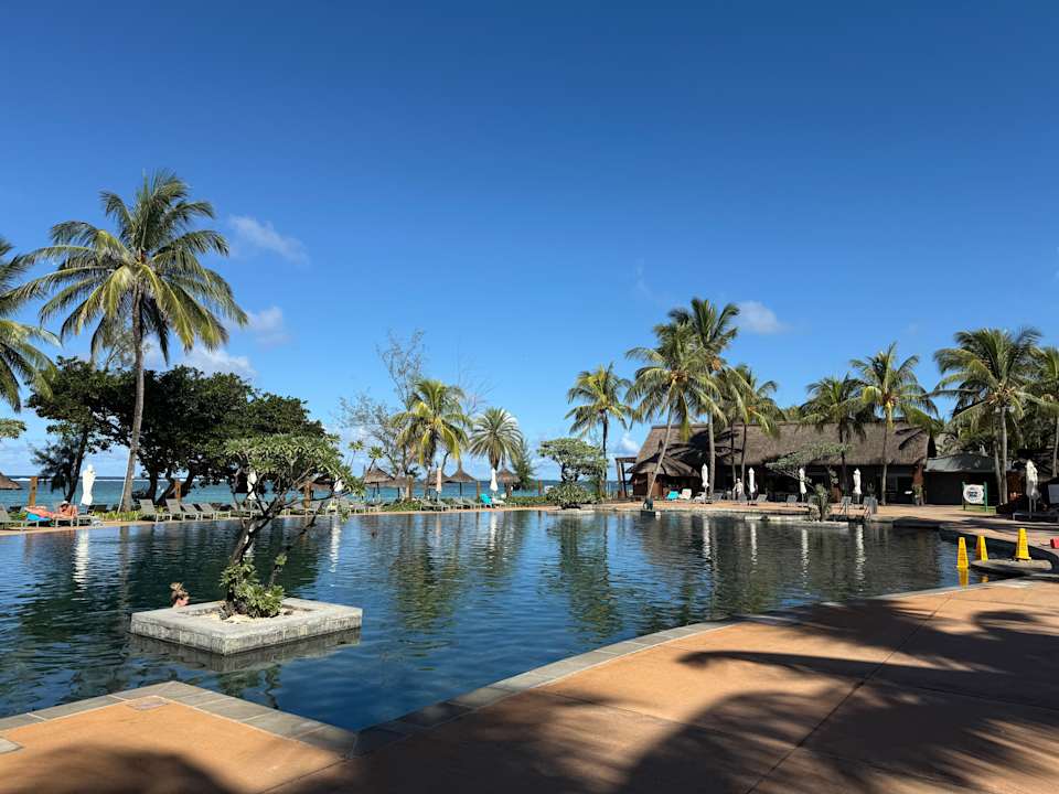 Pool Outrigger Mauritius Beach Resort