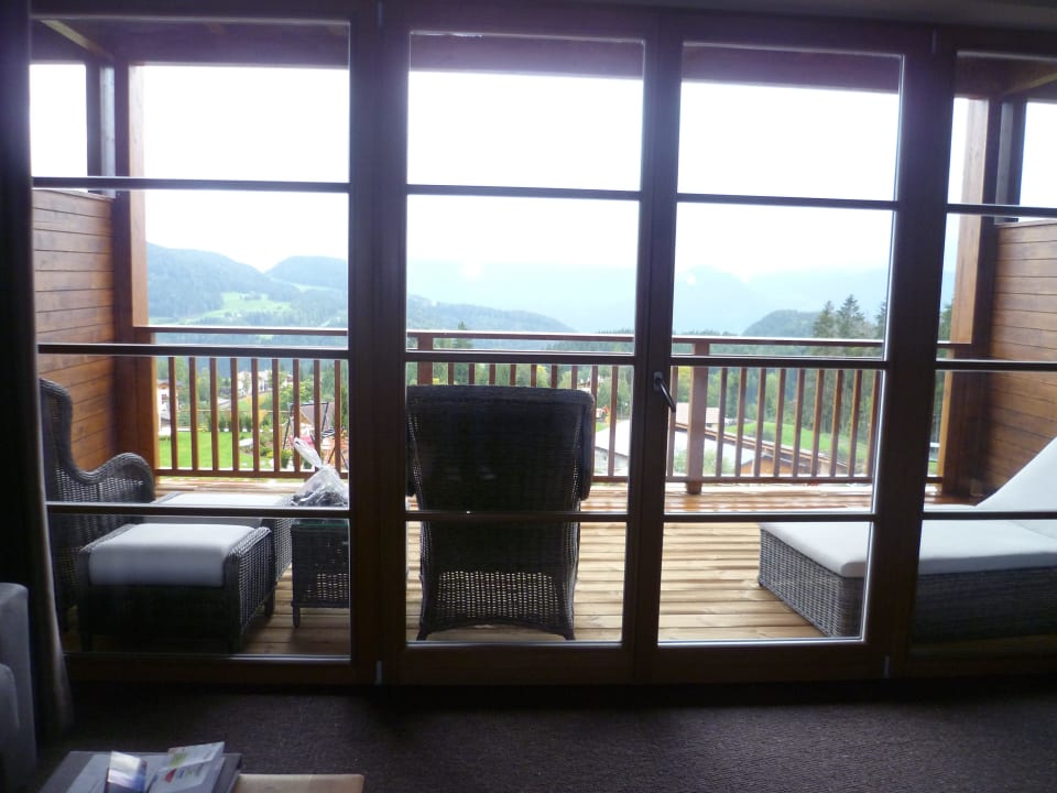 Balkon mit Ausblick Hotel Chalet Mirabell