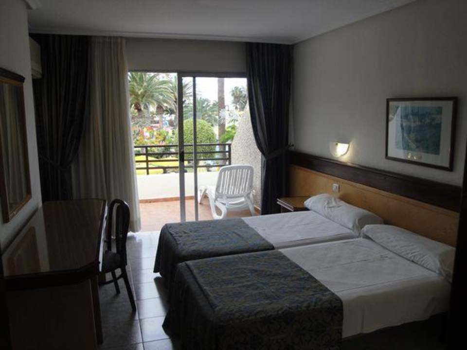 Schlafzimmer mit Balkon H10 Las Palmeras