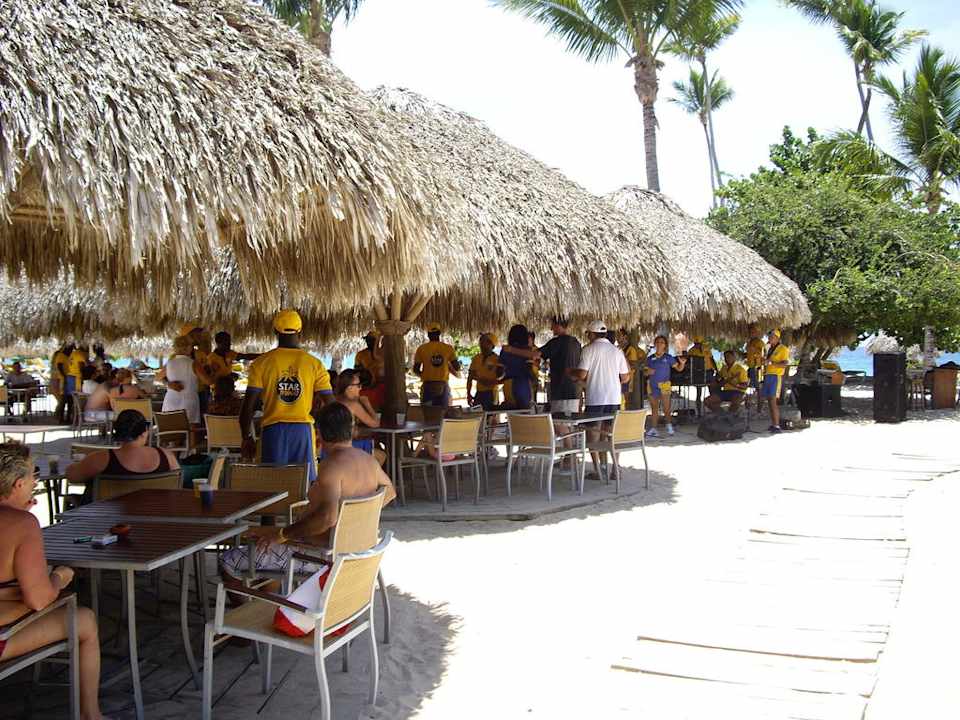 Party beim BBQ Iberostar Selection Hacienda Dominicus