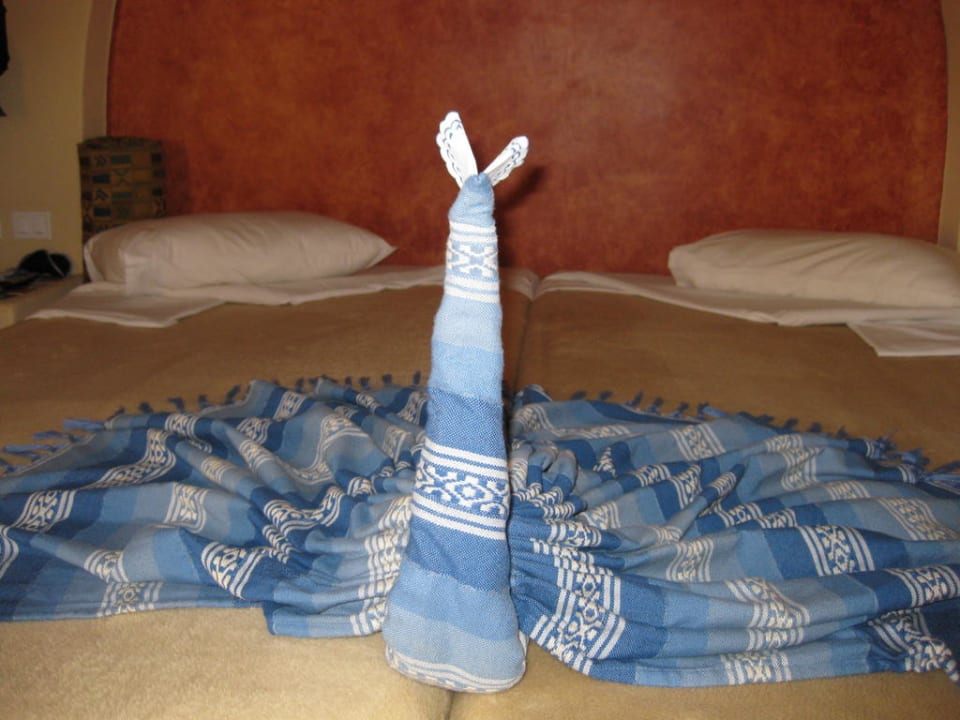 Deko auf dem Bett Marina Lodge At Port Ghalib