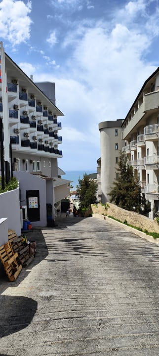 Außenansicht Iz Flower Side Beach Hotel