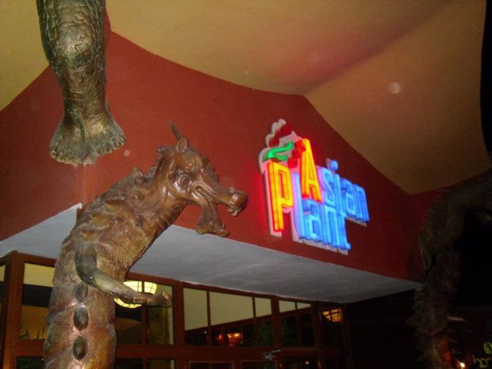 Dort ist es sehr lecker  Pickalbatros Jungle Aqua Park Resort - Neverland Hurghada