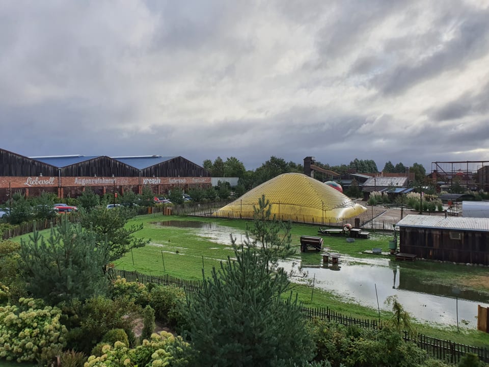 Außenansicht Alles Paletti Karls Upcycling Hotel