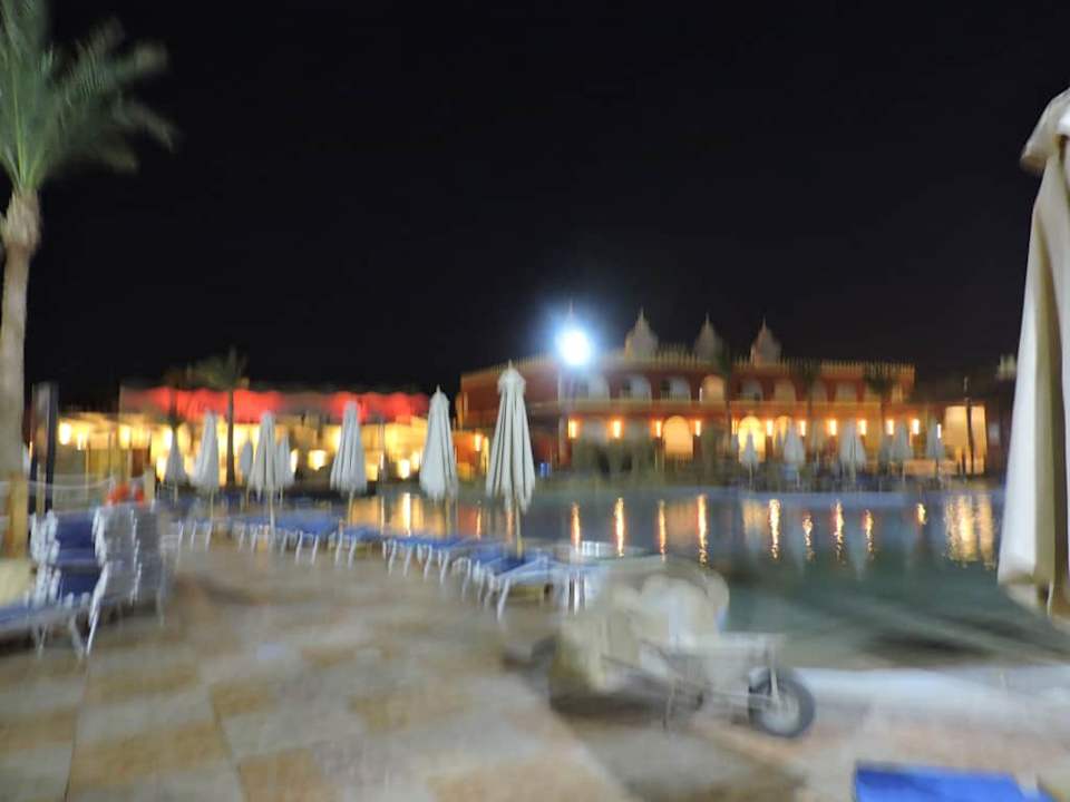Głowny basen  Pickalbatros Alf Leila Wa Leila Resort - Neverland Hurghada