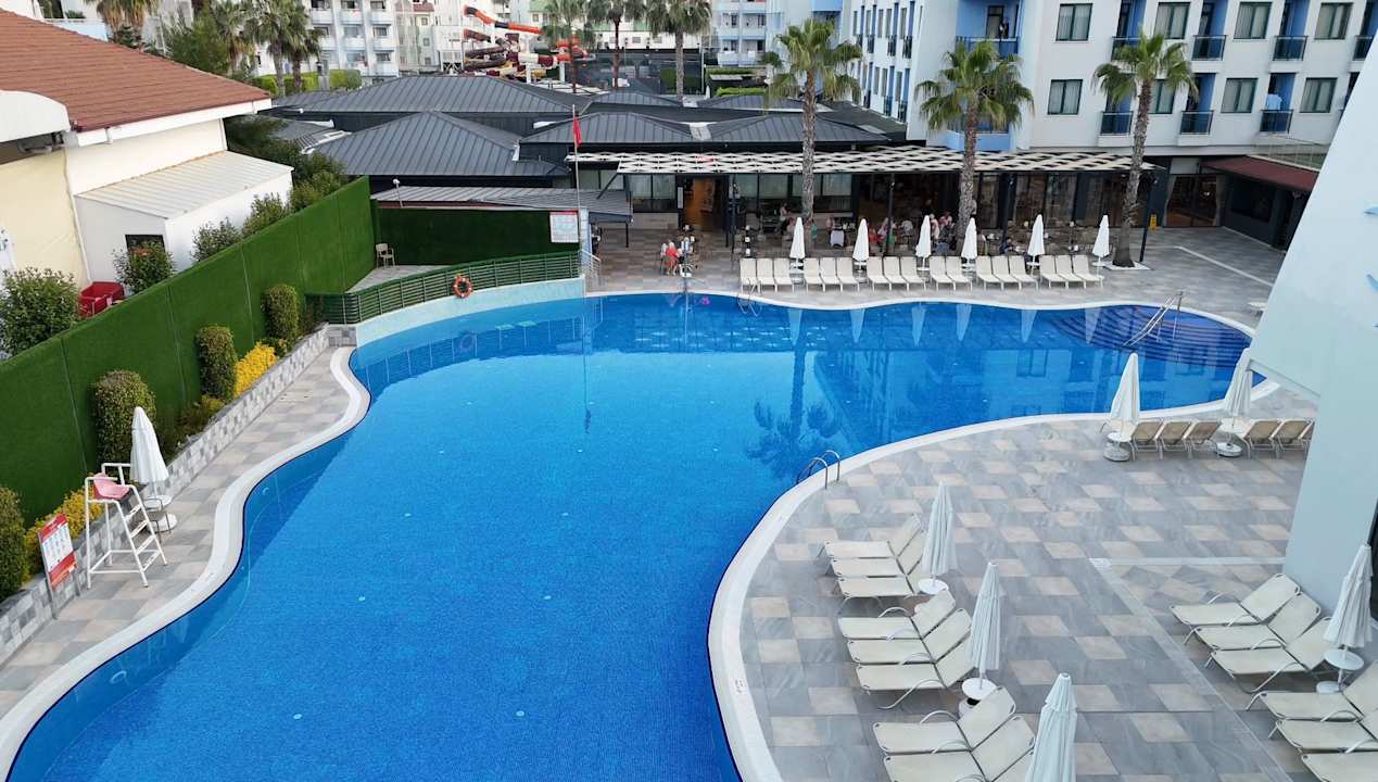Pool Grand Seker Hotel