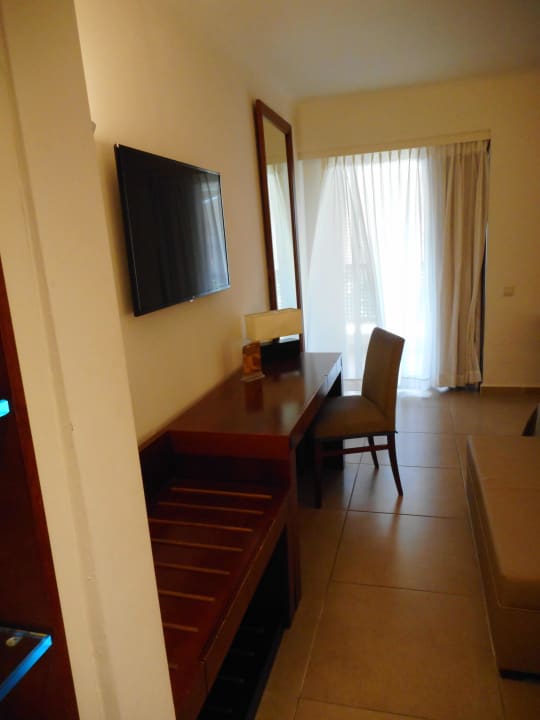 Zimmer Apollonia Beach Resort & Spa