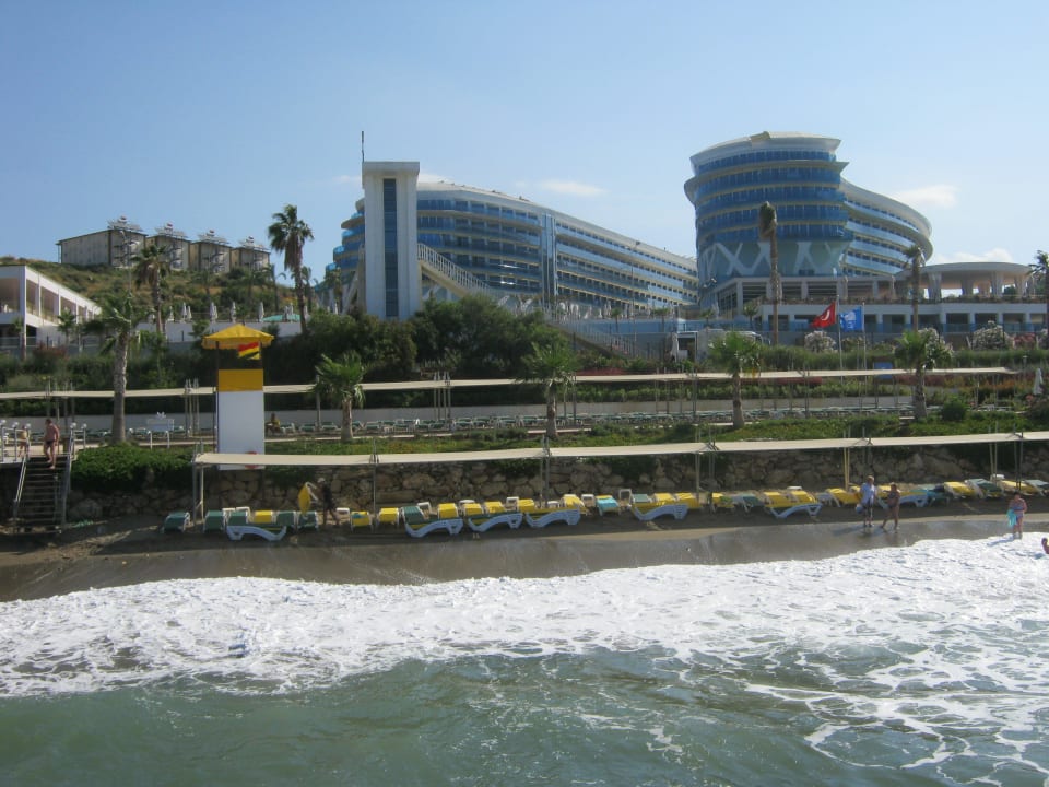 Aussicht zum Hotel vom Steg aus Vikingen Infinity Resort & Spa