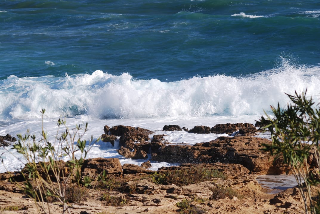 Strand Crystal Springs Beach Hotel