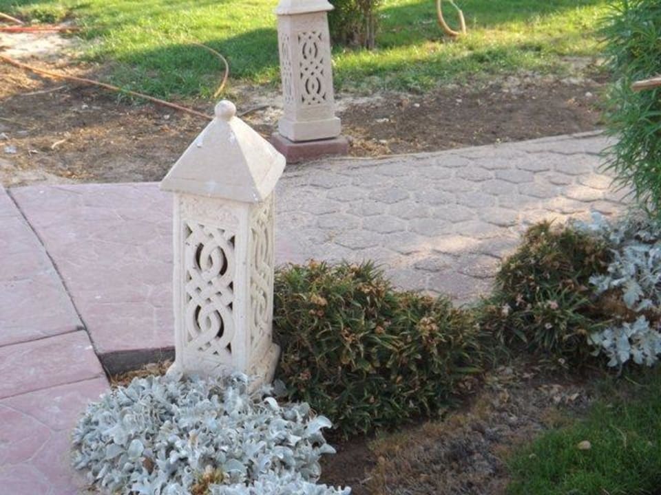 Teilweise ohne Wiese  Lotus Bay Beach Resort