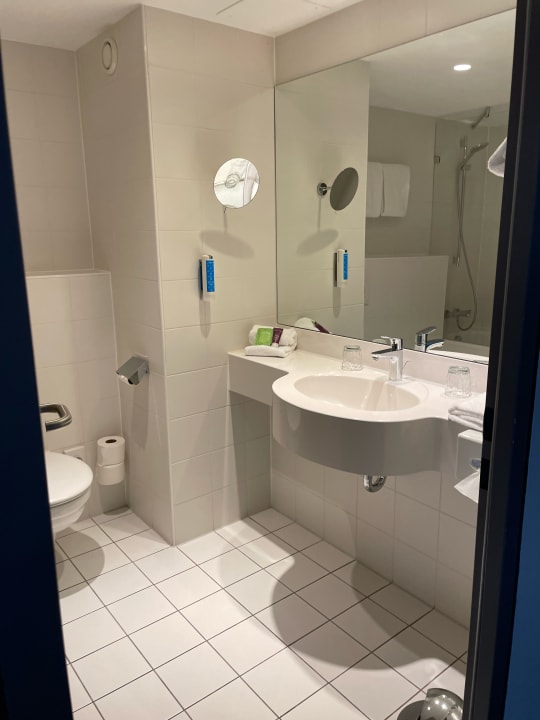 Zimmer Vienna House Easy by Wyndham Wuppertal