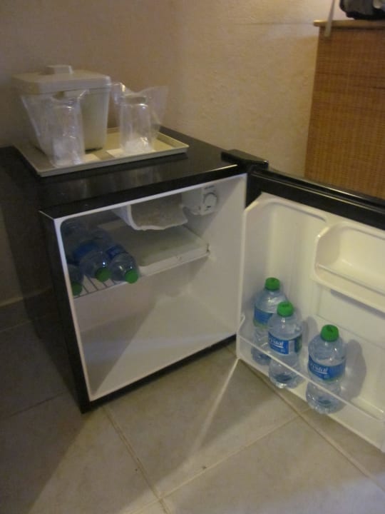 Külschrank / wird jeden Tag mit Wasser gefüllt Villas Bavaro Resort & Spa
