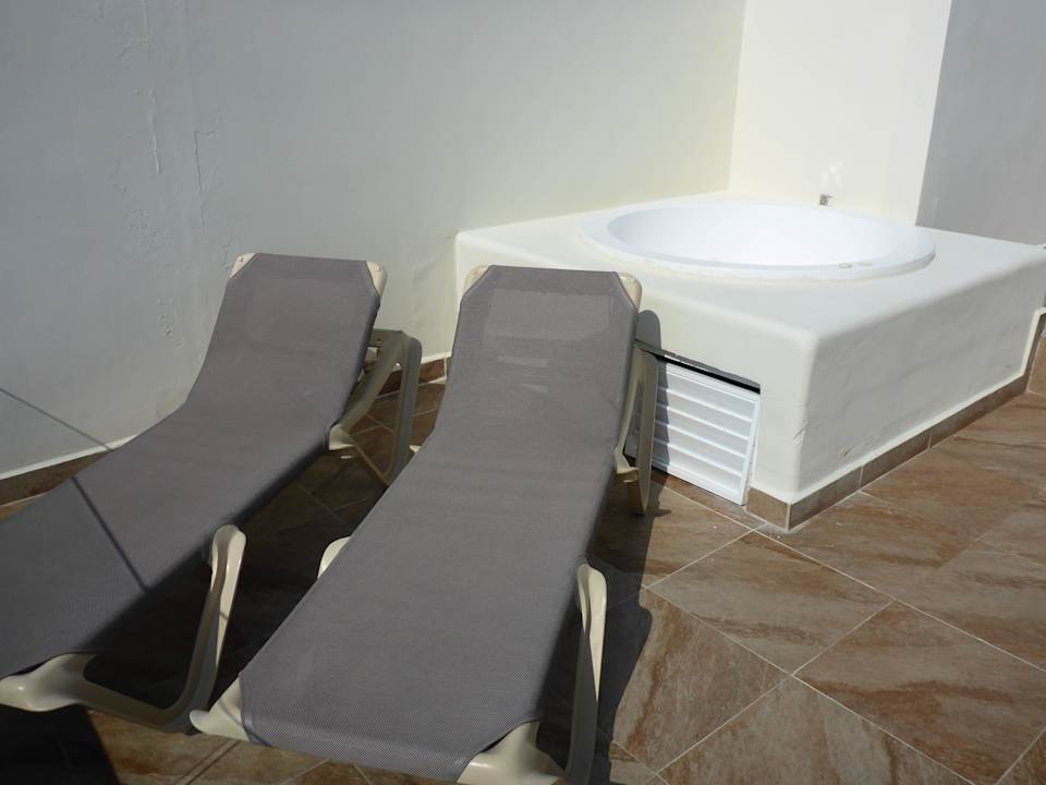 Jacuzzi  Akumal Bay Beach & Wellness Resort