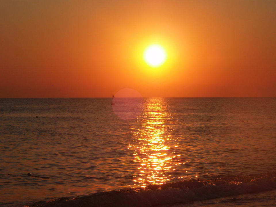 Sonnenuntergang Botanik Hotel & Resort