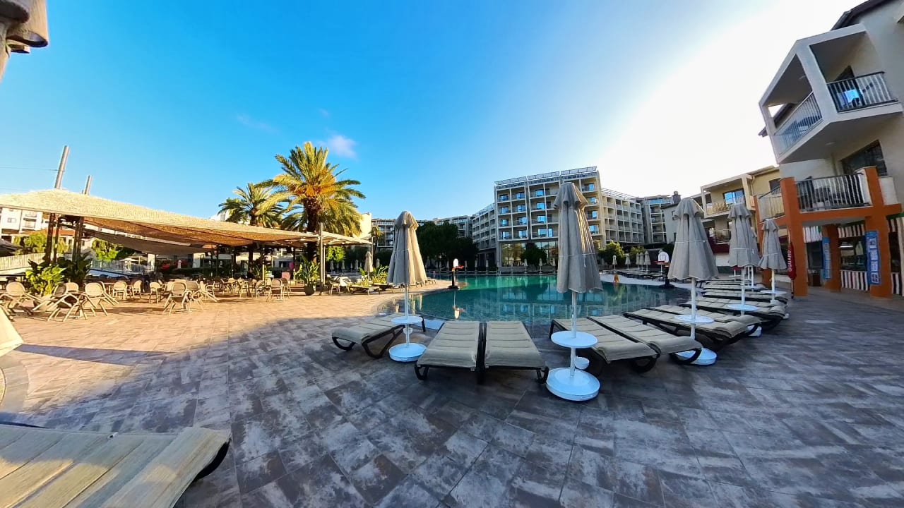 Pool Arum Barut Collection