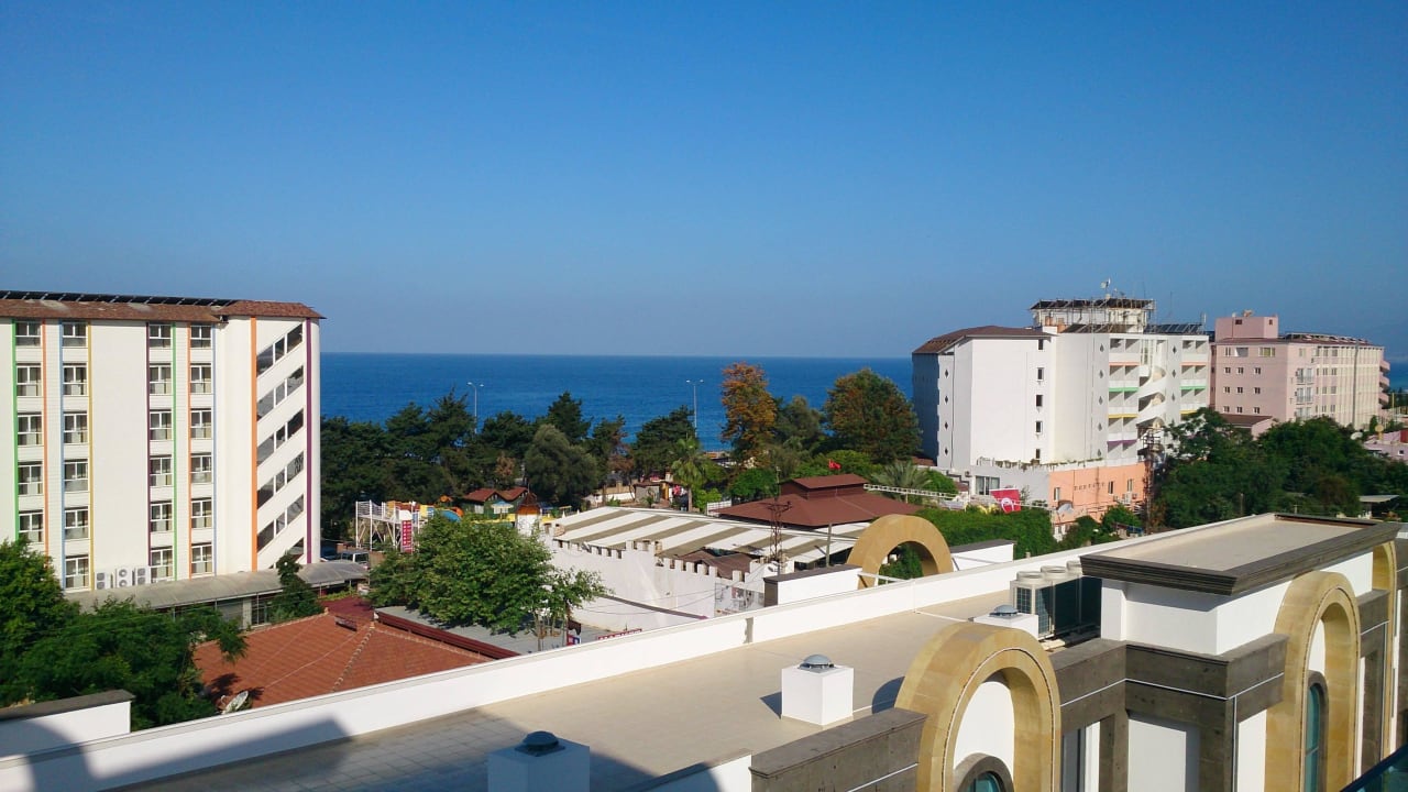 Ausblick vom Meerblickzimmer The Lumos Deluxe Resort Hotel