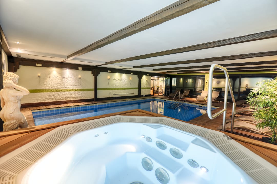 Pool Hotel Gut Schmelmerhof