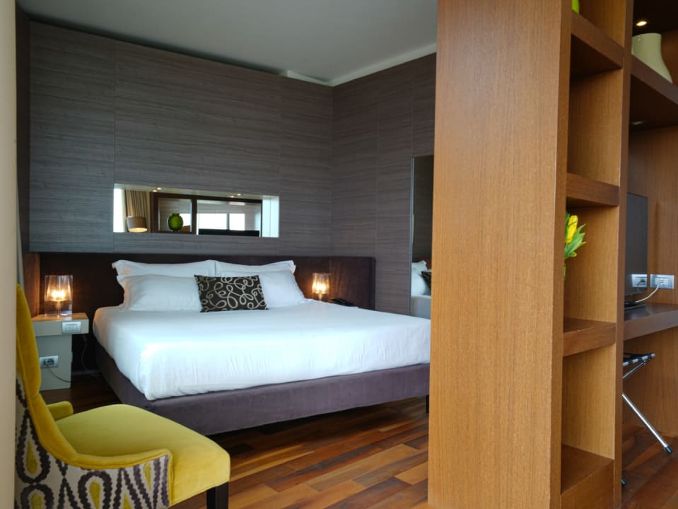 Zimmer Pisa Tower Plaza