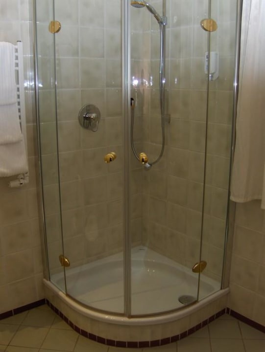 Badezimmer - Duschbereich Hotel Snorrenburg