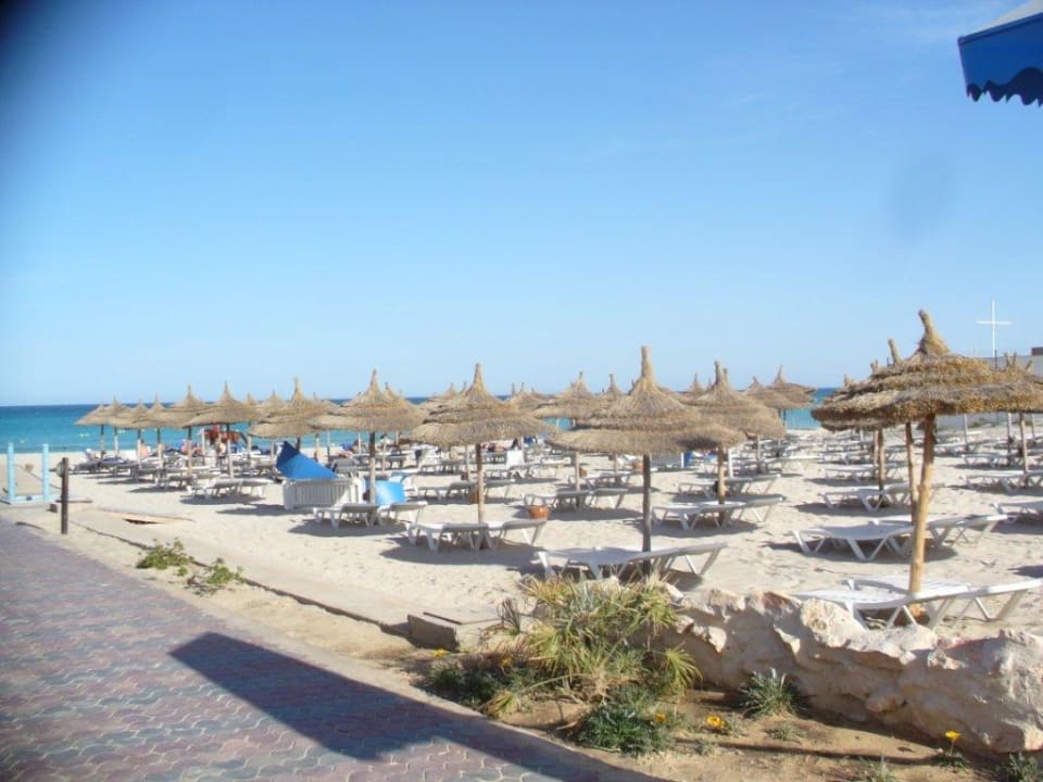 L'espace bronzage de la plage TUI MAGIC LIFE Penelope Beach