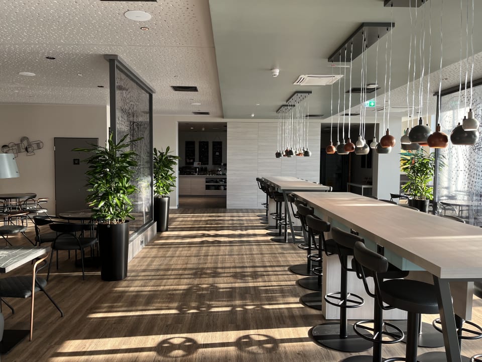 Gastro Holiday Inn - the niu, Hub Dusseldorf Messe