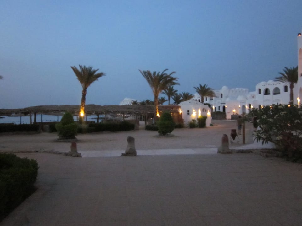 Bei Nacht Arabella Azur Resort